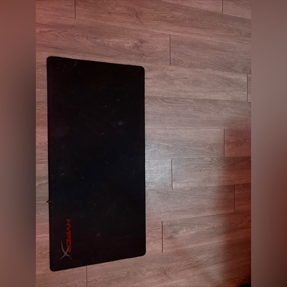 i’m selling a hyper gaming mouse pad